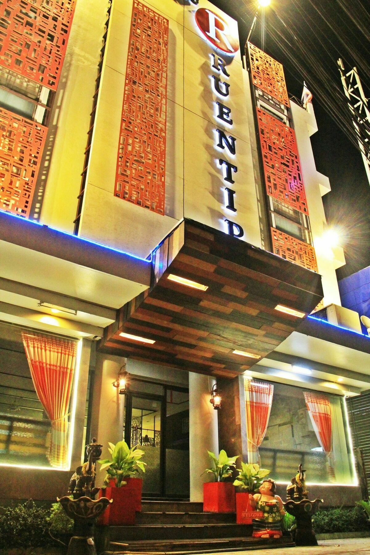 โรงแรมเรือนทิพย์ เชียงราย Ruean Tip Hotel المظهر الخارجي الصورة